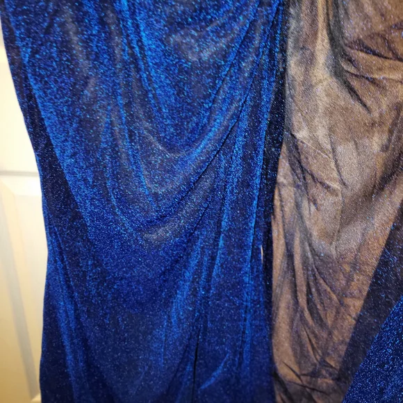 Elegant Blue Strapless Dress - Picture 3 of 7